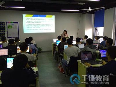 Java精英引鳳來(lái)，千鋒鄭州迎特嘉——河南軟件開(kāi)發(fā)就業(yè)新機(jī)遇